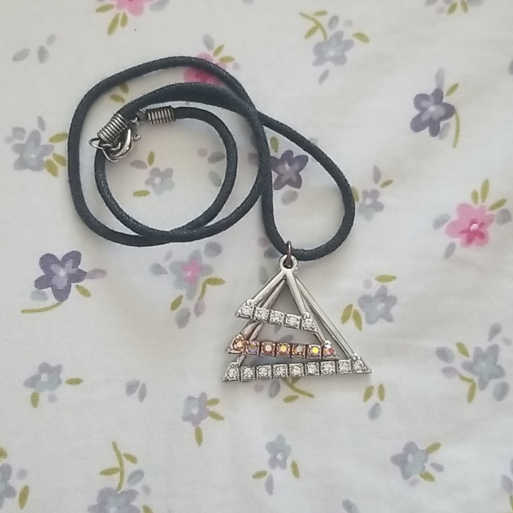 Tri-triangle necklace